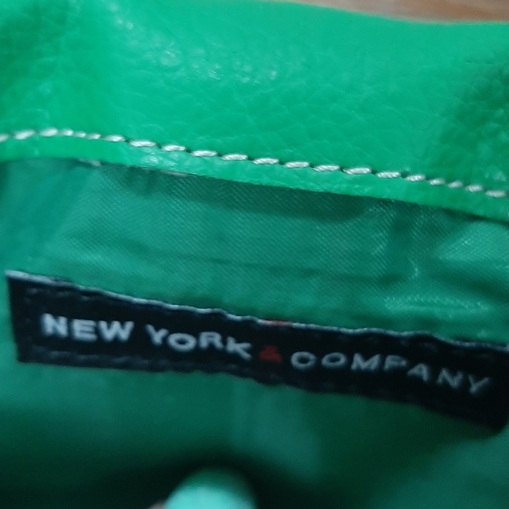 Green Leather Women's Wallet - Picture 5 of 6